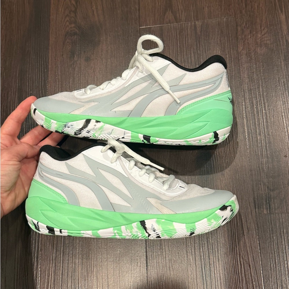 Puma White and Mint Green Sneakers - Picture 6 of 10